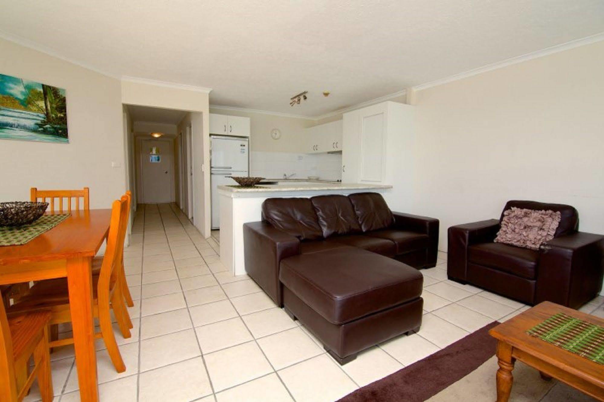 Foreshore Beachfront Apartments Гоулд Коуст Екстериор снимка