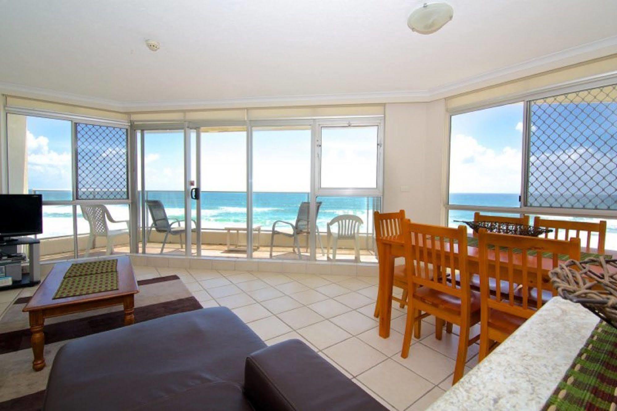 Foreshore Beachfront Apartments Гоулд Коуст Екстериор снимка