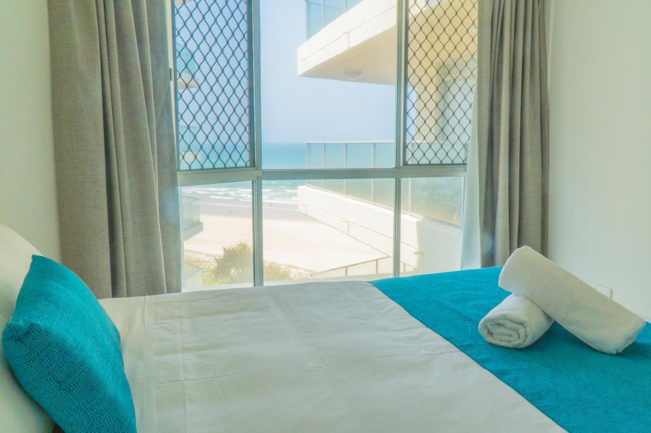 Foreshore Beachfront Apartments Гоулд Коуст Екстериор снимка